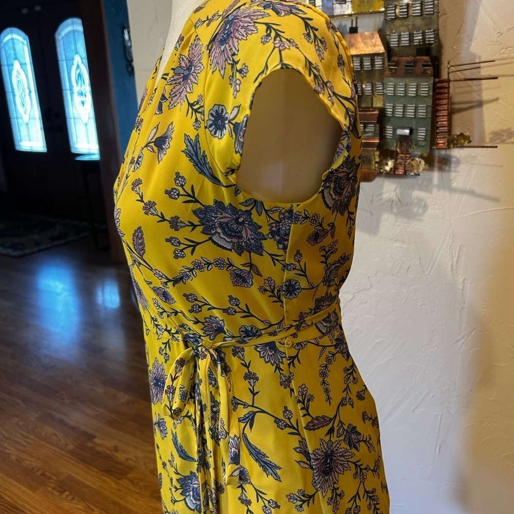 Banana Republic Floral Yellow Wrap Dress Size 0 - Picture 5 of 9